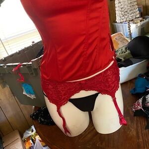 Elegant Red Lace Women's Lingerie Set